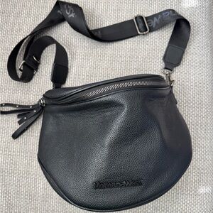 MONTANA WEST BUM BAG WITH ZIPPER
